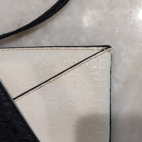 Shoulder Bag - Picture 4 of 16